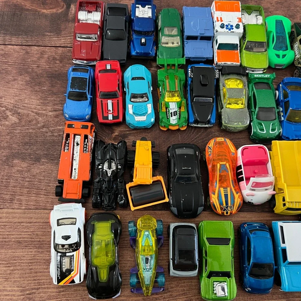 Mixed Diecast Toy Car Lot of 44 Hot Wheels Matchbox Bentley Batmobile Mustang